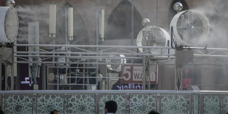 تدبیر سعودی‌ها برای کاهش دمای 46 درجه‌ای در مسجدالحرام+فیلم