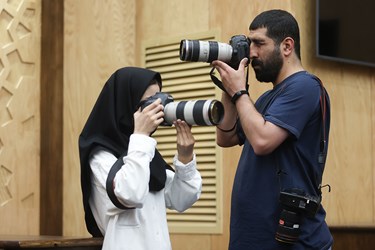 عکاسان خبری حاضر در جلسه پرسش و پاسخ دانشجویان با سخنگوی دولت
