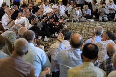 مراسم دعای کمیل زائران ایرانی در مدینه 