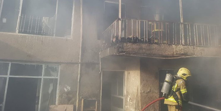 مهار حریق یک منزل ویلایی و نجات 6 نفر از میان آتش در مشهد