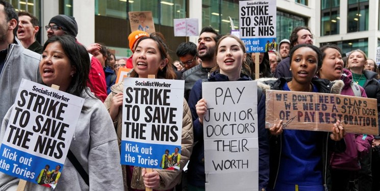 UK Union Leader Warns Strikes By Junior Doctors Could Last Until March ...