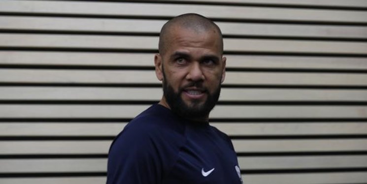 فوتبالیست متجاوز در بند زندان ماند