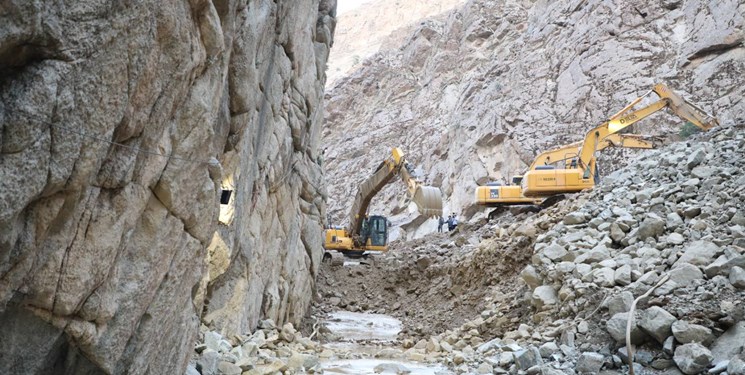 فرسودگی جاده چالوس عامل «زمین‌لغزش» رودخانه کرج