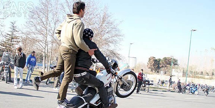 10 دستگاه موتورسیکلت مزاحم در پارک ملت توقیف شد