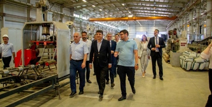 بازدید وزیر صنعت و فناوری‌های نوین تاجیکستان از پارک‌های صنعتی آذربایجان