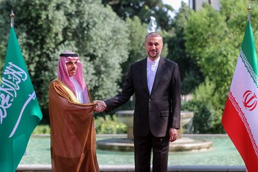 دیدار فیصل بن فرحان وزير امور خارجه عربستان سعودی با امير عبداللهيان وزیر امور خارجه