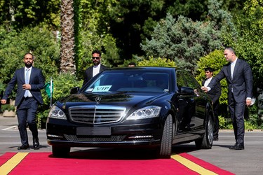 ورود فیصل بن فرحان وزير امور خارجه عربستان سعودی به محل دیدار با وزیر امور خارجه 
