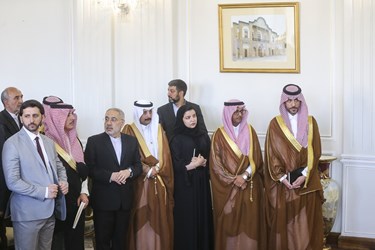 هیات عربستانی همراه فیصل بن فرحان وزير امور خارجه عربستان سعودی