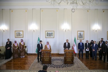نشست خبری مشترک وزرای خارجه ایران و عربستان 