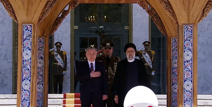 رئیسی به صورت رسمی از رئیس جمهور ازبکستان استقبال کرد
