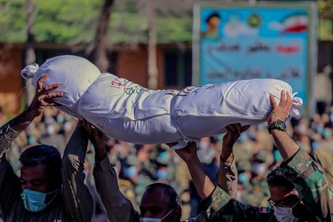 آیین خاکسپاری پیکر شهید «حسین علامه» در پشتیبانی منطقه۲ ارتش بعنوان شهید گمنام در  ۲۷ دی ۱۳۹۹