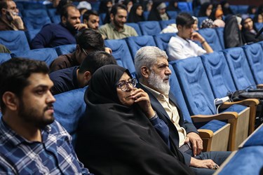 حضور پدر شهید مصطفی احمدی روشن در اولین همایش بین المللی شهدای ترور انقلاب اسلامی