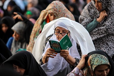 مراسم پر فیض دعای عرفه در حرم مطهر رضوی