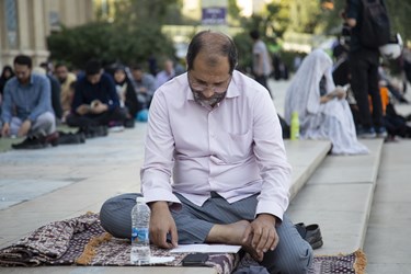 مراسم دعای عرفه درحیاط مصلی امام خمینی (ره)