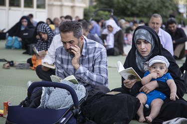 مراسم دعای عرفه درحیاط مصلی امام خمینی (ره)