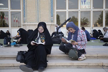 مراسم دعای عرفه درحیاط مصلی امام خمینی (ره)