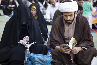 مراسم دعای عرفه درحیاط مصلی امام خمینی (ره)
