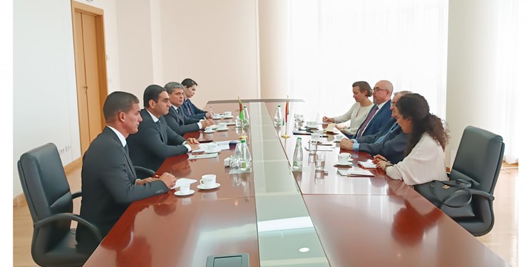 تأکید مقام ترکمن بر توسعه روابط پارلمانی با مجارستان