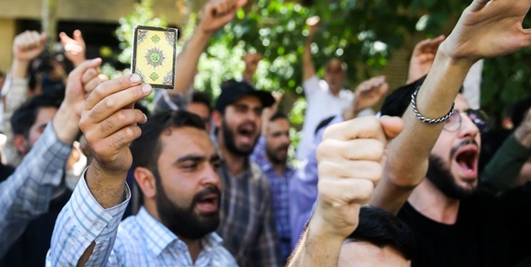 جمعی از فعالان نشریات دانشجویی هتک حرکت به قرآن کریم را محکوم کردند