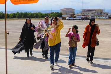 ورود خانواده حجاج مازندرانی از  کاروان در فرودگاه شهدای ساری به کشور