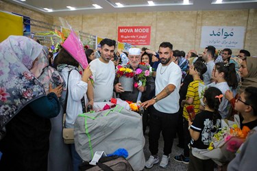 استقبال از نخستین کاروان حجاج ایرانی از فرودگاه شهدای ساری به کشور
