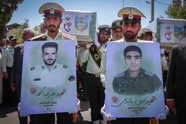 تشییع پیکر مطهر شهیدان مدافع وطن در زاهدان