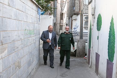 ورود سردار علی فدوی جانشین فرمانده کل سپاه پاسداران به منزل شهید مجتبی گل شناس