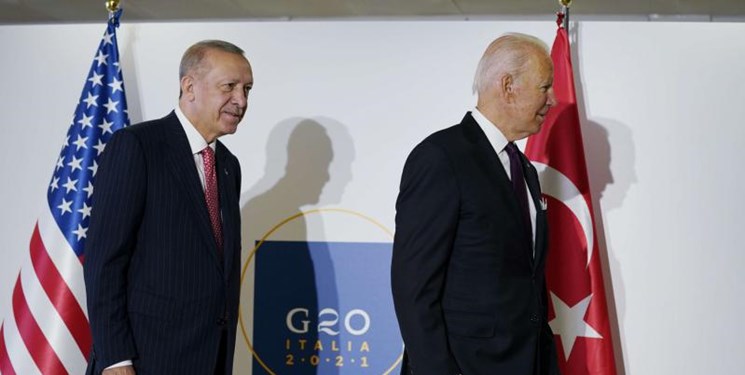 عطوان: اردوغان می‌خواهد به آغوش گرم آمریکا بازگردد
