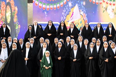 اجرای سرود درباره حجاب در اجتماع بزرگ مردمی عفاف و حجاب