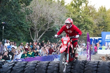 مسابقات موتور سواری اندرو کشوری