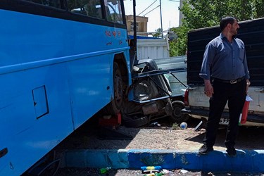 حادثه شدید برخورد  اتوبوس شرکت واحد با تعدادی خودرو در تبریز و شهروندان 