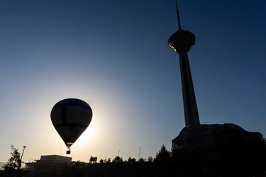 پرواز بالن فراز برج میلاد