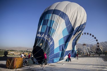 پرواز بالن فراز برج میلاد