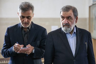 محسن رضایی عضو مجمع تشخیص مصلحت نظام در مراسم بزرگداشت مادر فرمانده شجاع و دلاور لشکر بدر دوران دفاع مقدس سرلشکر پاسدار شهید اسماعیل دقایقی 