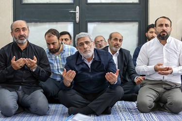 حضور سردار اسماعیل قاآنی فرمانده نیروی قدس سپاه در مراسم بزرگداشت مادر فرمانده شجاع و دلاور لشکر بدر دوران دفاع مقدس سرلشکر پاسدار شهید اسماعیل دقایقی