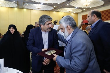 تجلیل از خانواده های شهدا