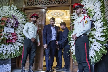 مهرداد بذرپاش وزیر راه و شهرسازی درمراسم ترحیم پدر مصطفی صابرخراسانی
