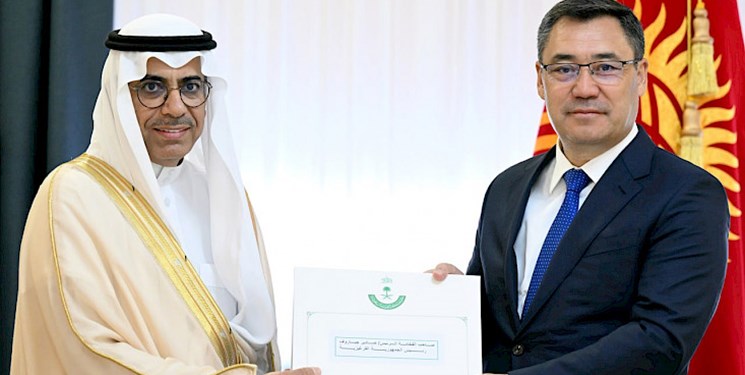 دعوت عربستان از «جباراف» برای حضور در نشست شورای همکاری خلیج فارس