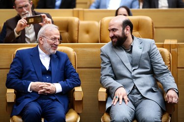 مهدی اسلام‌پناه رئیس سازمان ملی استاندارد و منوچهر متکی در مراسم اهدای جایزه ملی کیفیت
