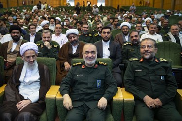سردار سرلشکر حسین سلامی فرمانده کل سپاه پاسداران و سردارغلامرضا سلیمانی فرمانده سازمان بسیج مستضعفین در آئین اختتامیه نمایشگاه عملکرد و پیشرفت تحقق محله اسلامی بسیج