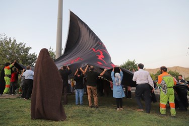 اهتزاز پرچم محرم در نجف‌آباد