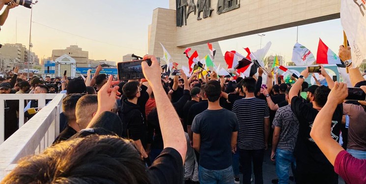 تجمع اهالی بغداد در میدان التحریر در اعتراض به قرآن‌سوزی