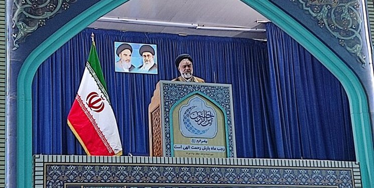 امام جمعه موقت اصفهان: بقای دین دستاورد قیام اباعبدالله الحسین (ع) است