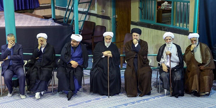 پیکر آیت الله حسن صانعی با حضور رئیس دفتر رهبر انقلاب تشییع شد
