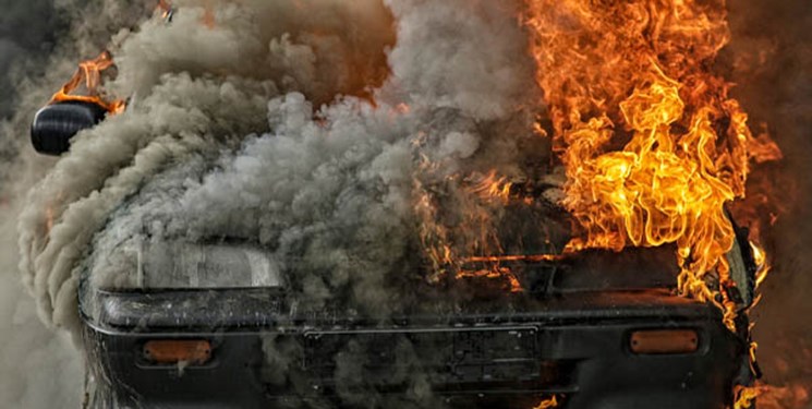آتش سوزی یک دستگاه خودرو پراید در پارکینگ یکی‌ از مجتمع های مسکونی شهر ایلام