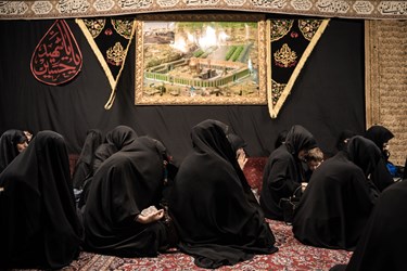 این خانه عزادار حسین است