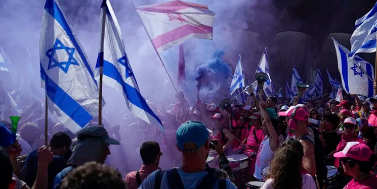 معاریو: ۵۸درصد اسرائیلی‌ها از جنگ داخلی می‌ترسند