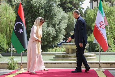 استقبال حسین  امير عبداللهيان وزیر امور خارجه از نجلاءمنقوش وزير امور خارجه لیبی