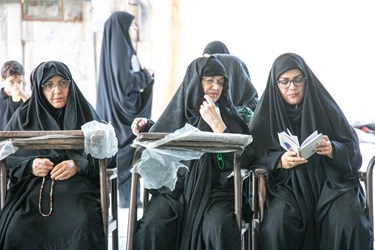 حضور اقشار مختلف مردم در مراسم عزاداری روز تاسوعا دانشگاه تهران