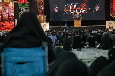 حضور اقشار مختلف مردم در مراسم عزاداری روز تاسوعا دانشگاه تهران